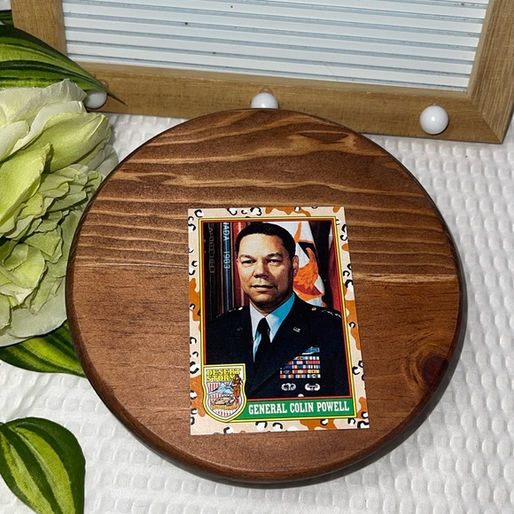 Topps 1991 Desert Storm Series 1 Trading Cards #2 - General Colin Powell - - Picture 1 of 2